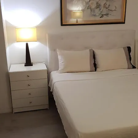Little Peaceful Retreat Room With Bath, Heating, Terrace, Free Wifi Fridge Easy Parking Marbella Exterior photo