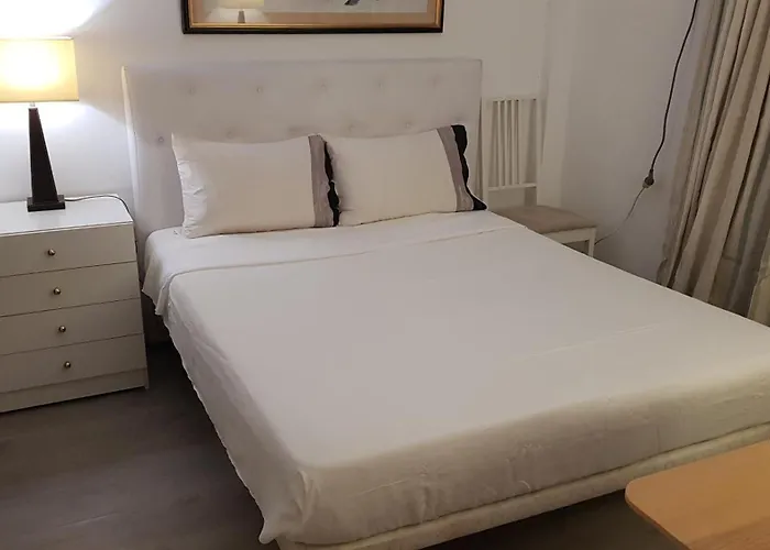 Little Peaceful Retreat Room With Bath, Heating, Terrace, Free Wifi Fridge Easy Parking