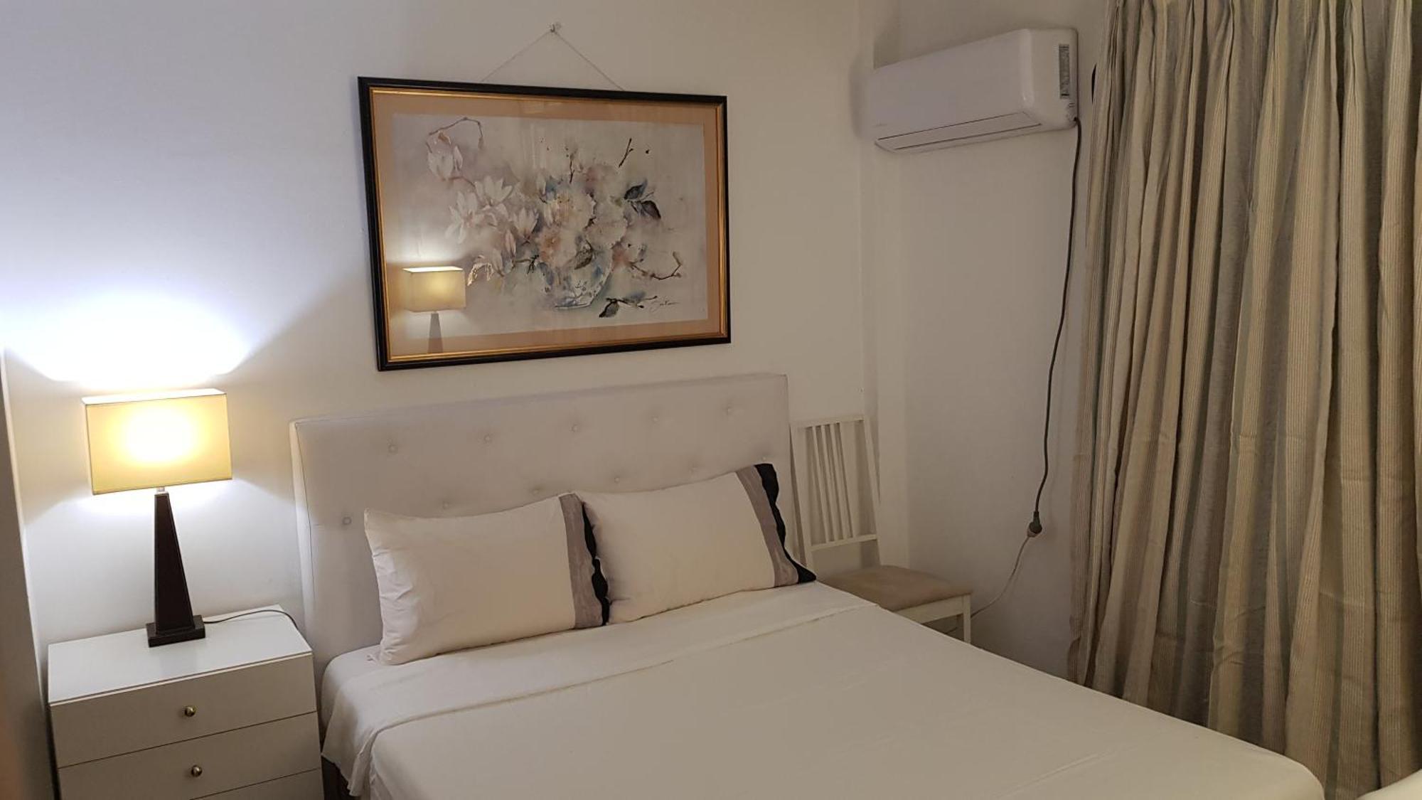 Little Peaceful Retreat: Private With Terrace And Amenities *